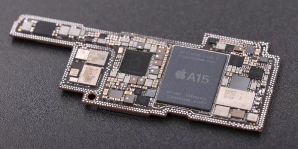 A15 performance gains worthwhile; achieved by Apple pushing the chip hard