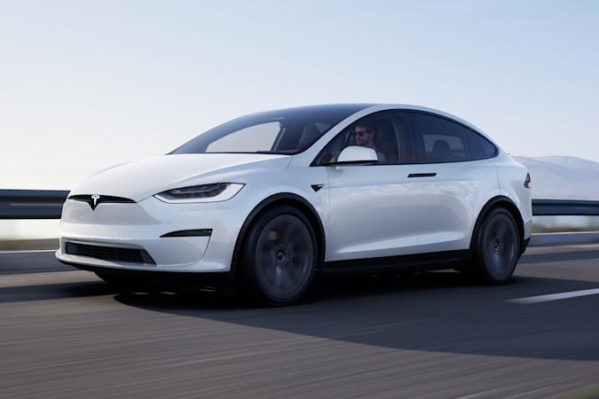 Tesla starts delivering refreshed Model X to customers