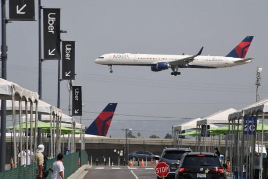 Uber wants to make airport trips less messy