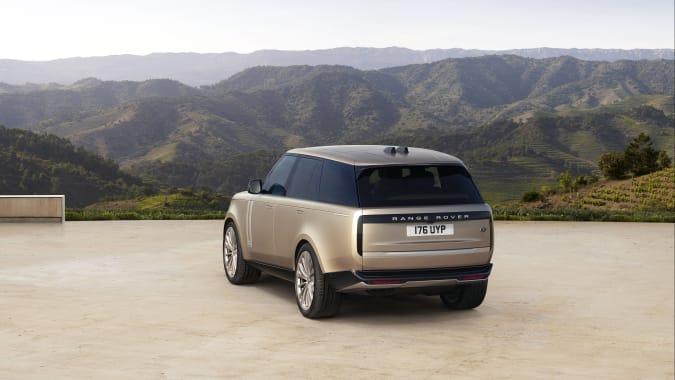 The 2022 Range Rover will come with both 'mild' and plug-in hybrid powertrains1