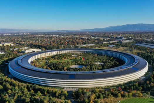 Apple delays full office reopening and is giving every employee a $1,000 bonus