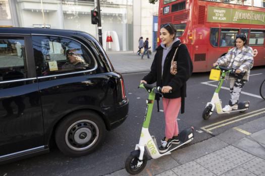 Citing fires, London’s transport agency bans e-scooters on public transit network