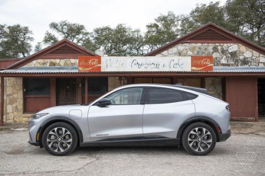 Apple Maps’ EV routing is finally coming to the Ford Mustang Mach-E