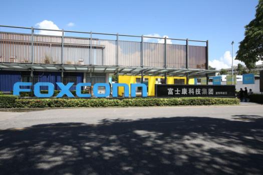 Foxconn halts production as Shenzhen goes into lockdown