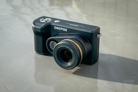 The Duovox Mate Pro is a tiny camera that truly sees in the dark