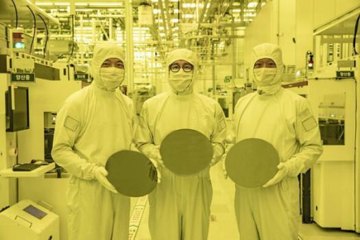 Samsung beats TSMC to production of 3nm chips