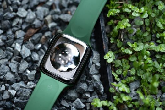 A rumored extreme sports Apple Watch could have larger screen, ‘strong metal’ case