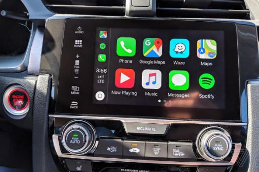 Apple CarPlay will let you pay for gas from your driver’s seat