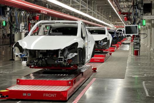 Report: Exec running Texas Tesla factory is under investigation for misappropriated glass