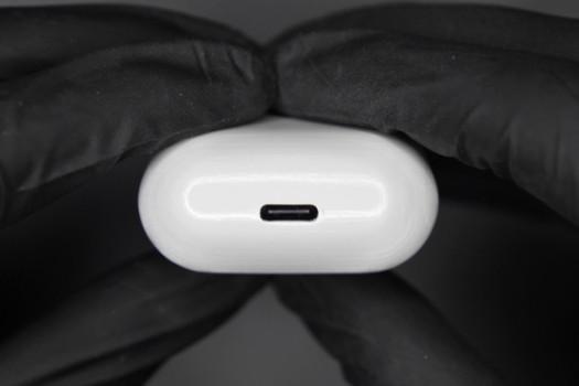 The modder who gave the iPhone USB-C shows how he did it to AirPods