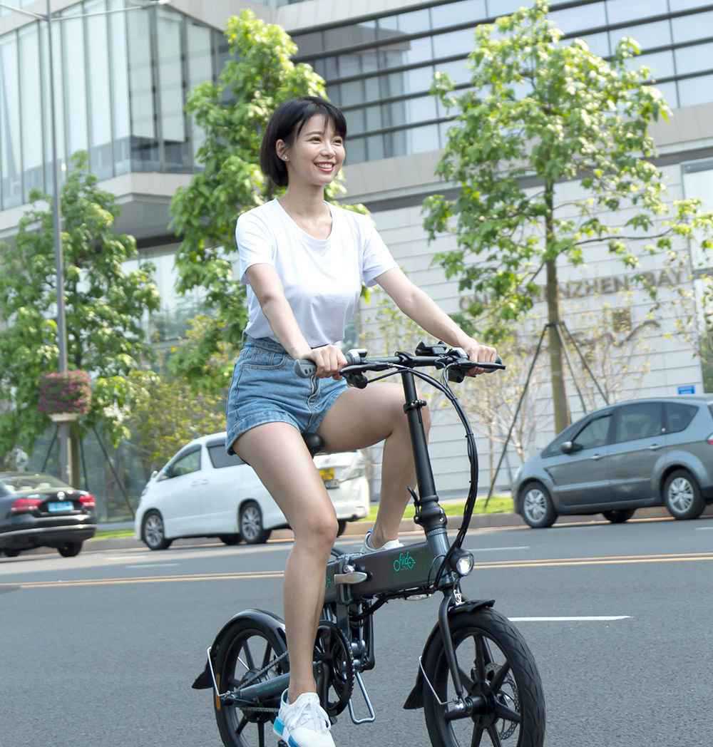 Get FIIDO D2S Folding Electric Bike with Gear Shifting for 672€